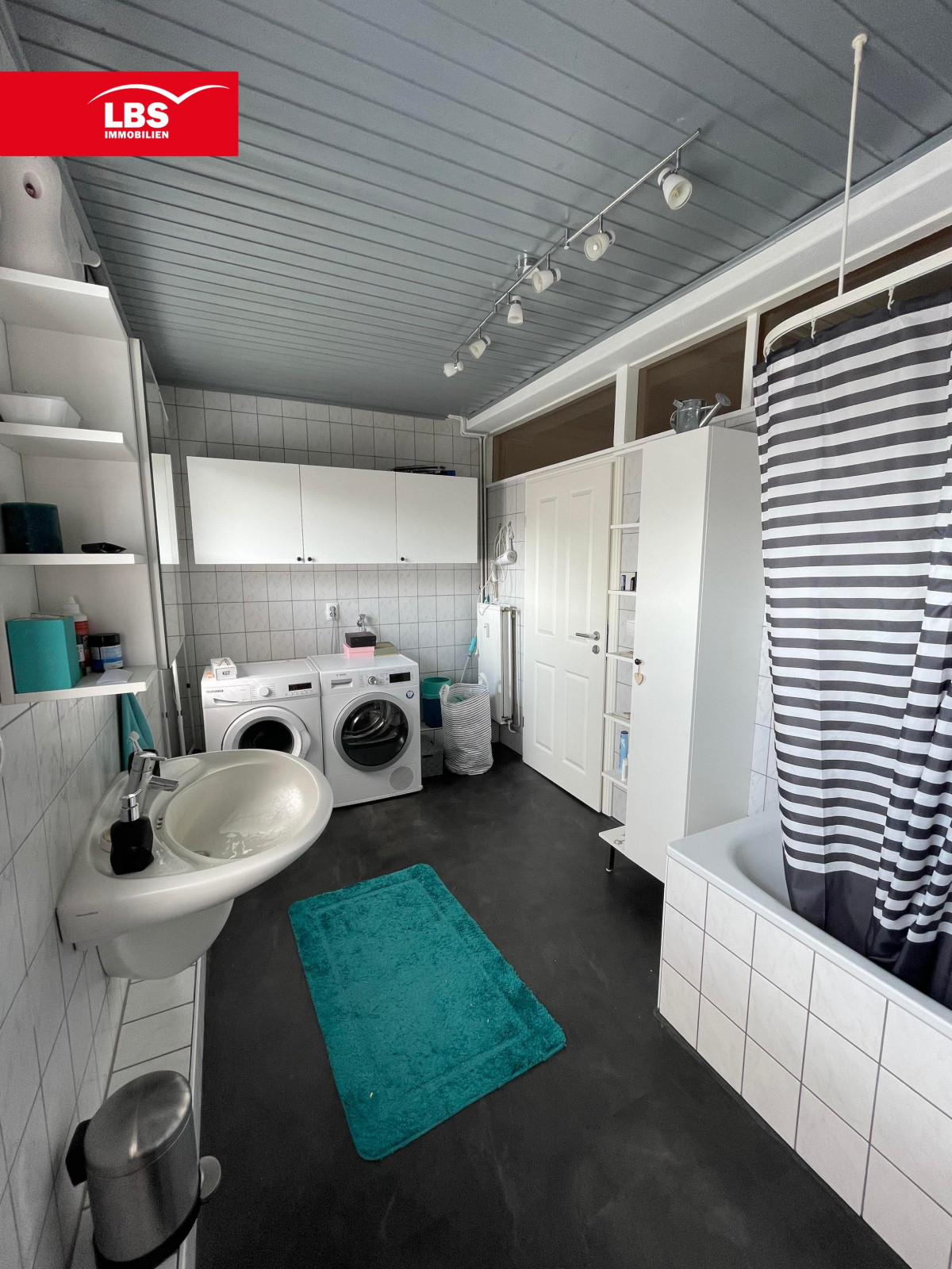Badezimmer im EG Wohnung 3