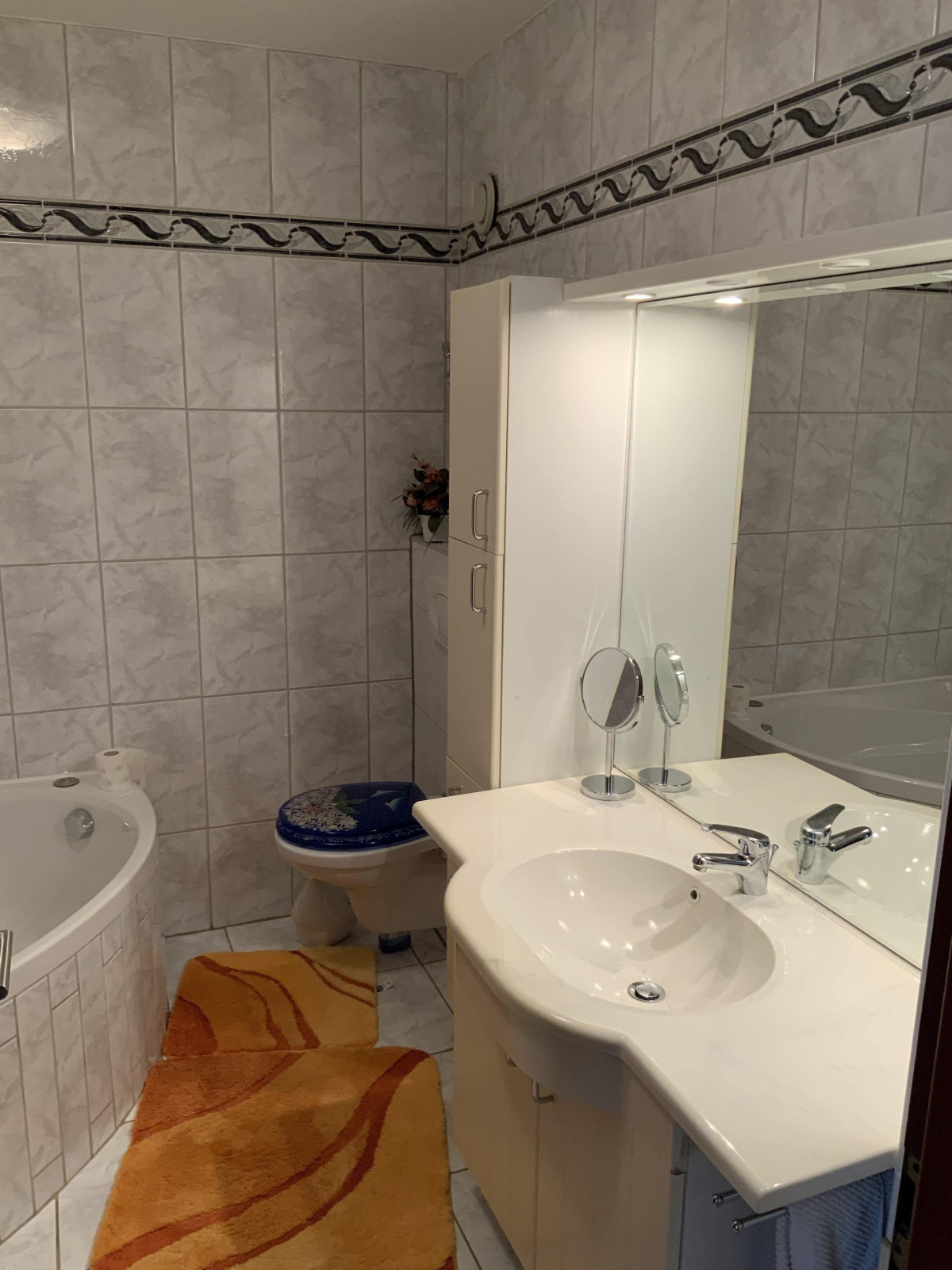 Badezimmer mit Wanne
