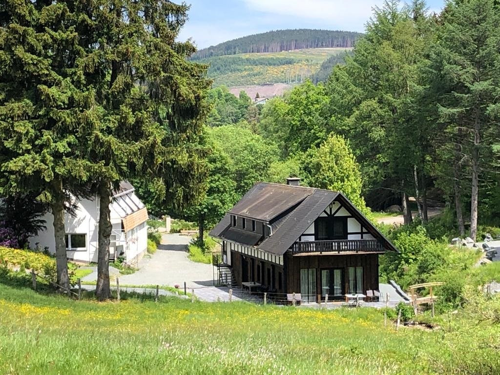 Haus 2 uns 3
