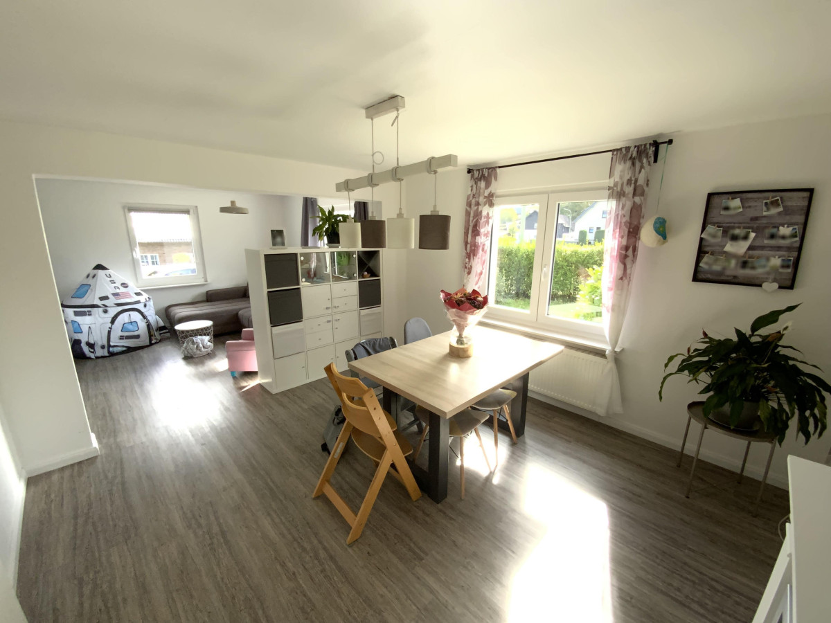 Wohn und Esszimmer