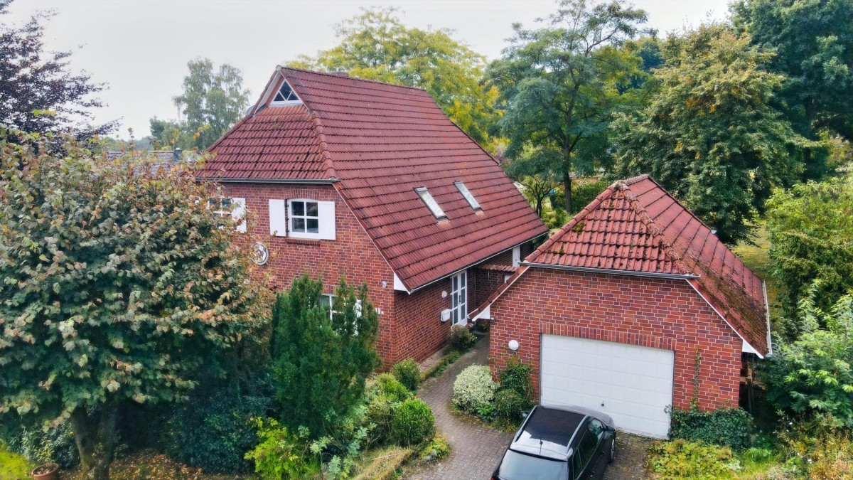 Eingangsbereich mit Garage