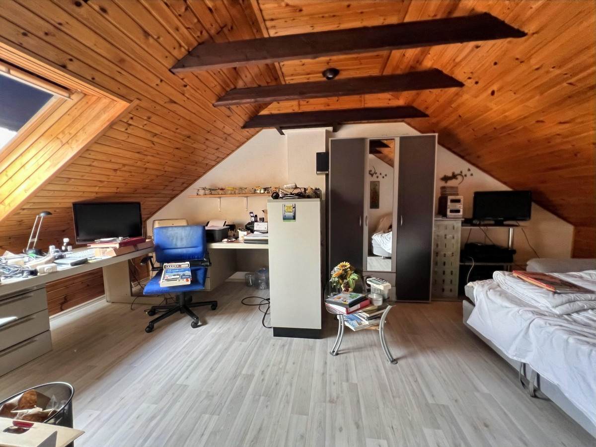 Gästezimmer/ Büro DG