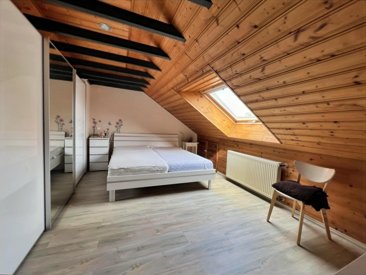 Schlafzimmer DG