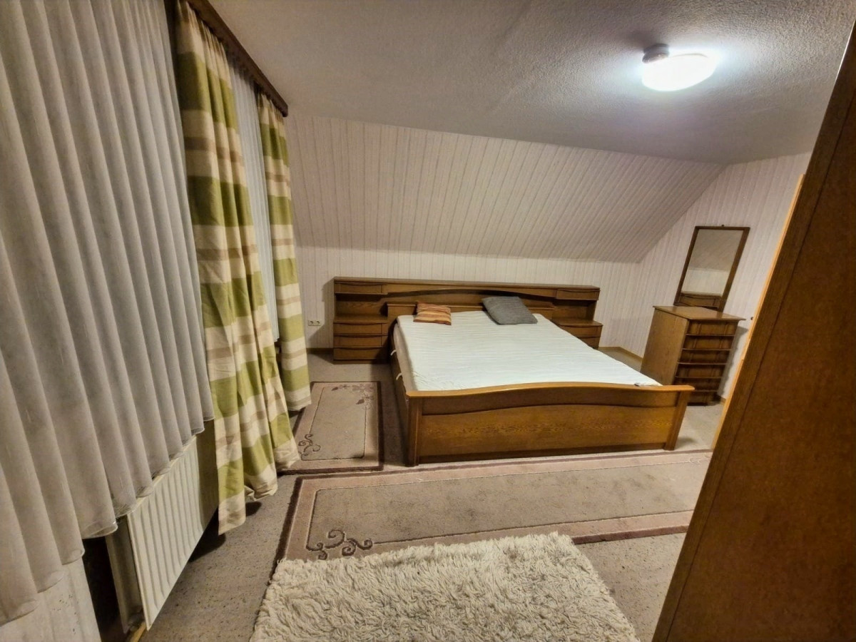 Schlafzimmer DG