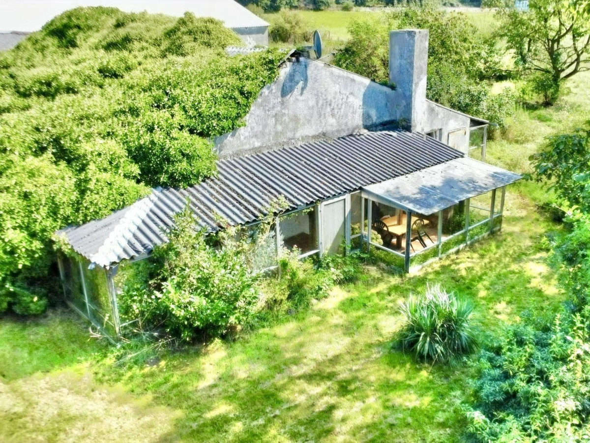 Drohne Haus Seite Wintergarten