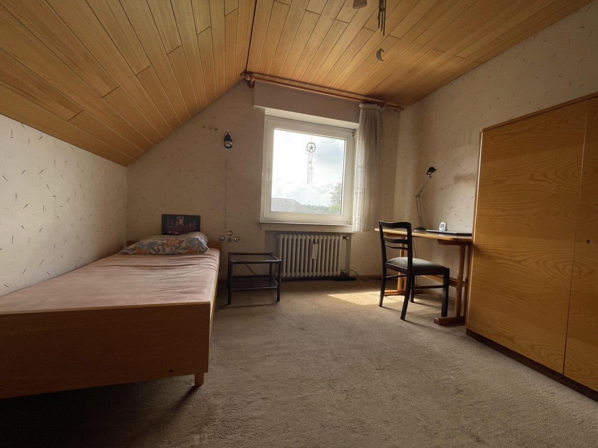 Schlafzimmer 1