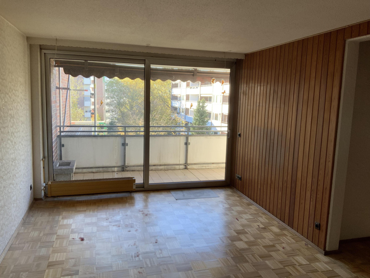 Wohnzimmer m. vorgelag. Balkon
