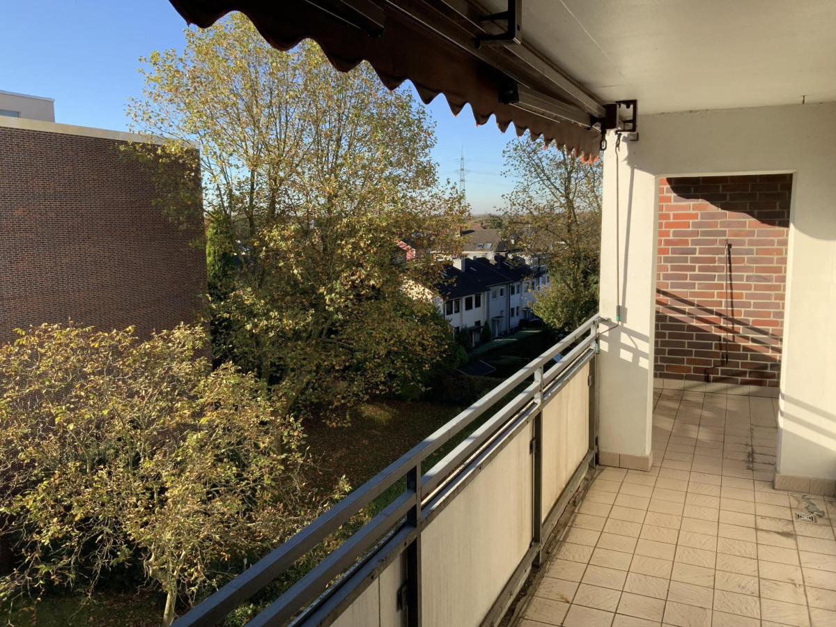Balkon mit Markise