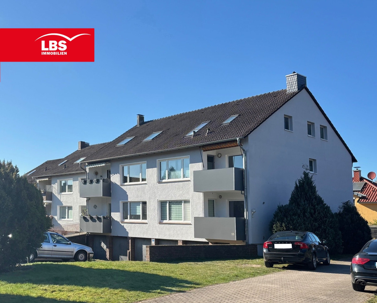 Zufahrt zum Gebäude