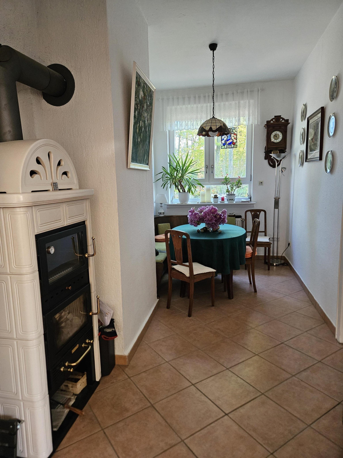 Kaminfeuer im Eßzimmer