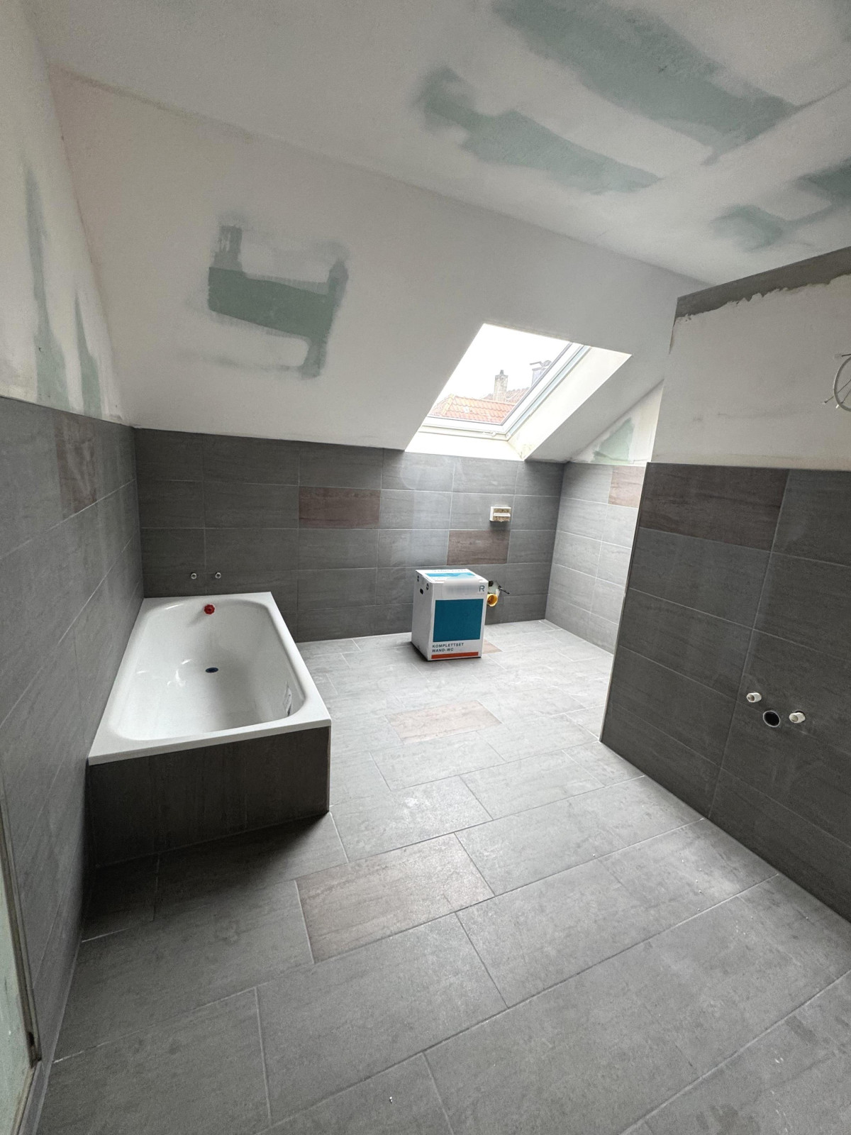 Modernes Badezimmer