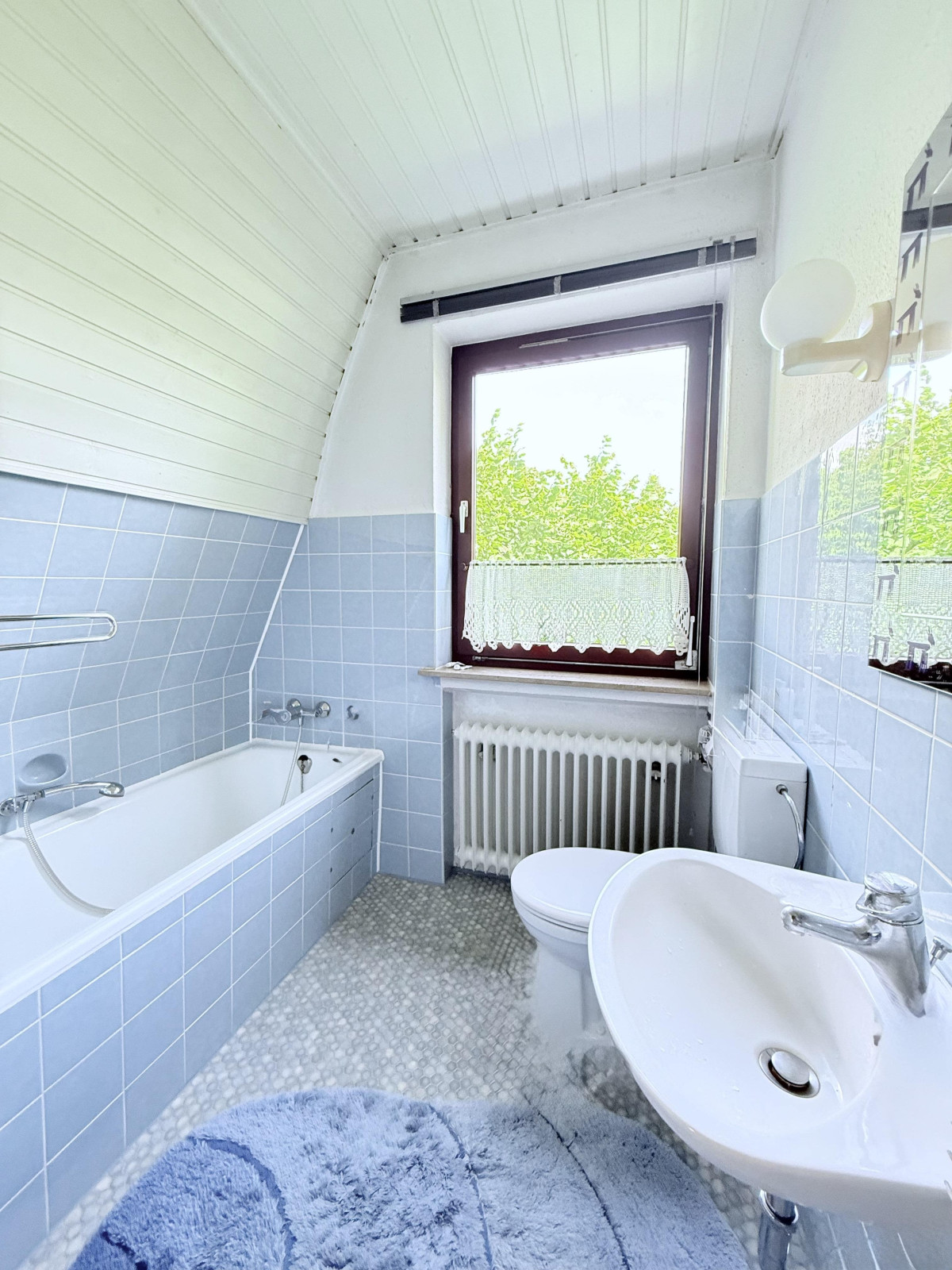 Badezimmer im DG