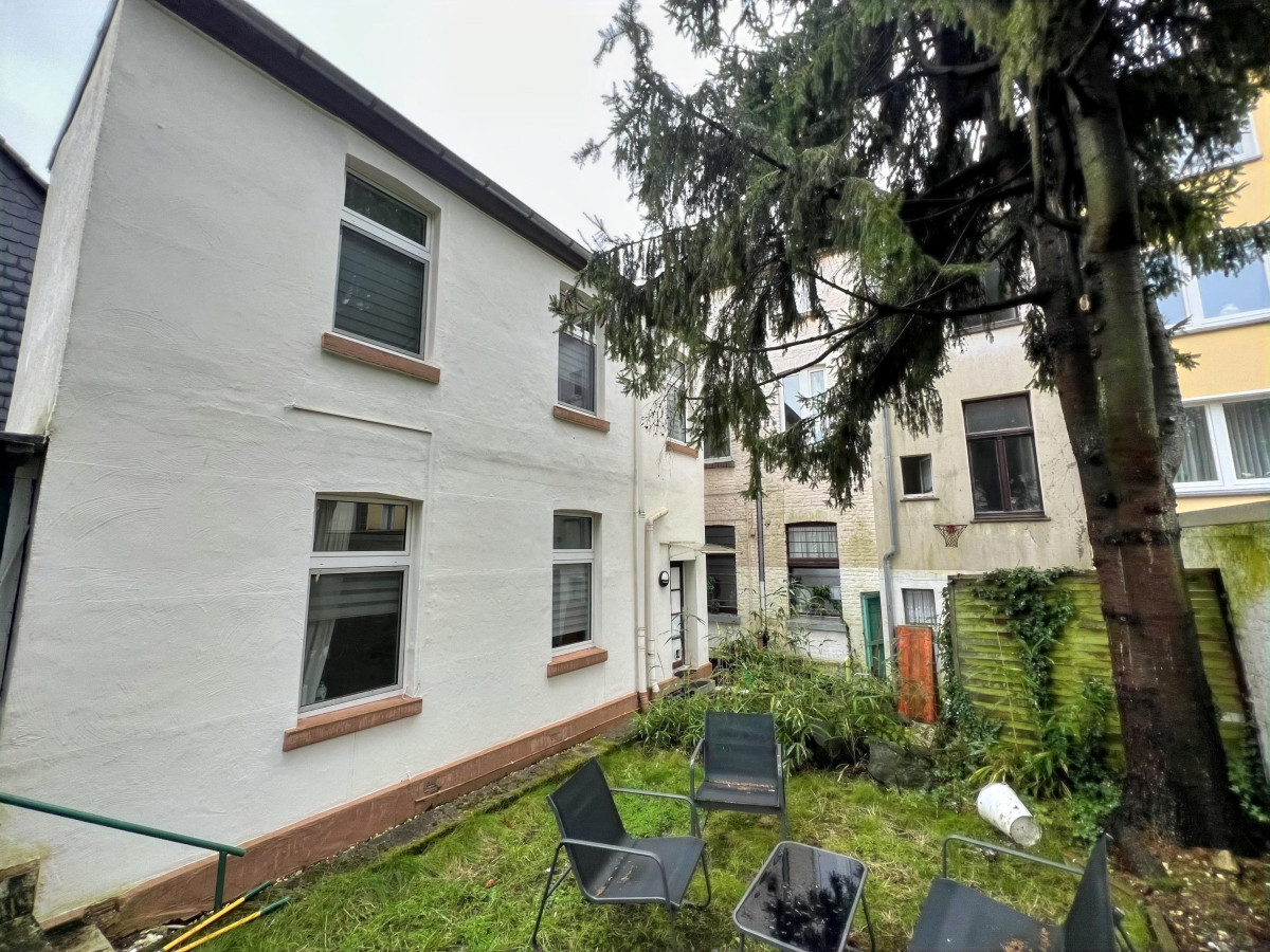 Hinterhaus mit Garten