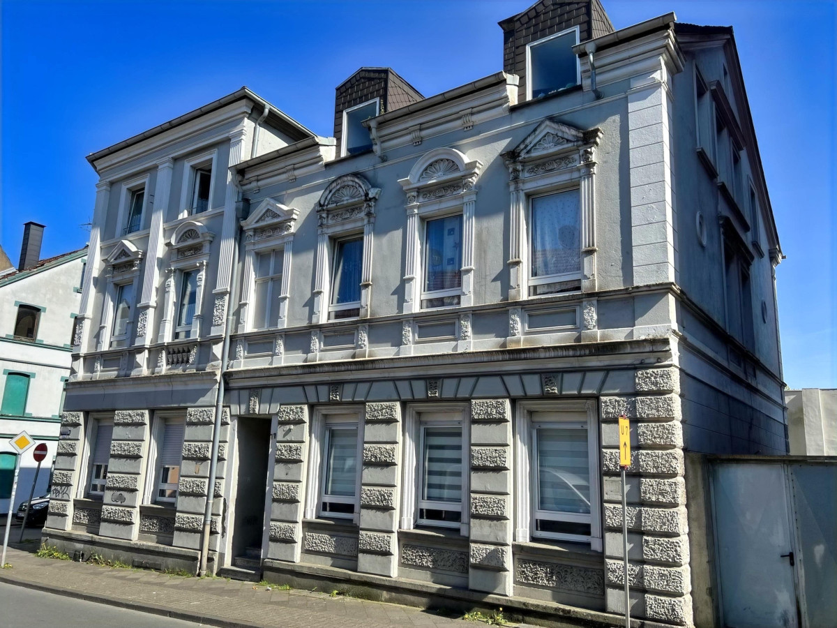 Seitansicht rechts Hofzugang