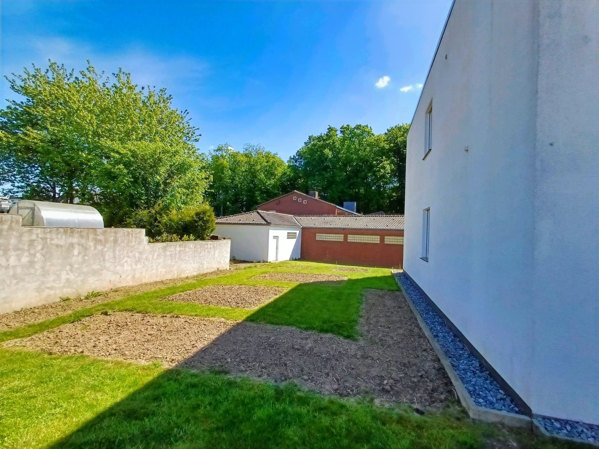 Außen_Rueckansicht_Garten_02
