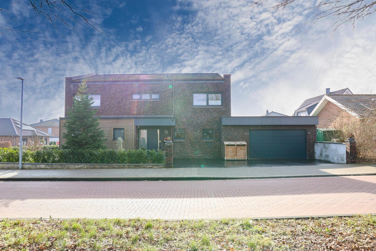 Vorderansicht II