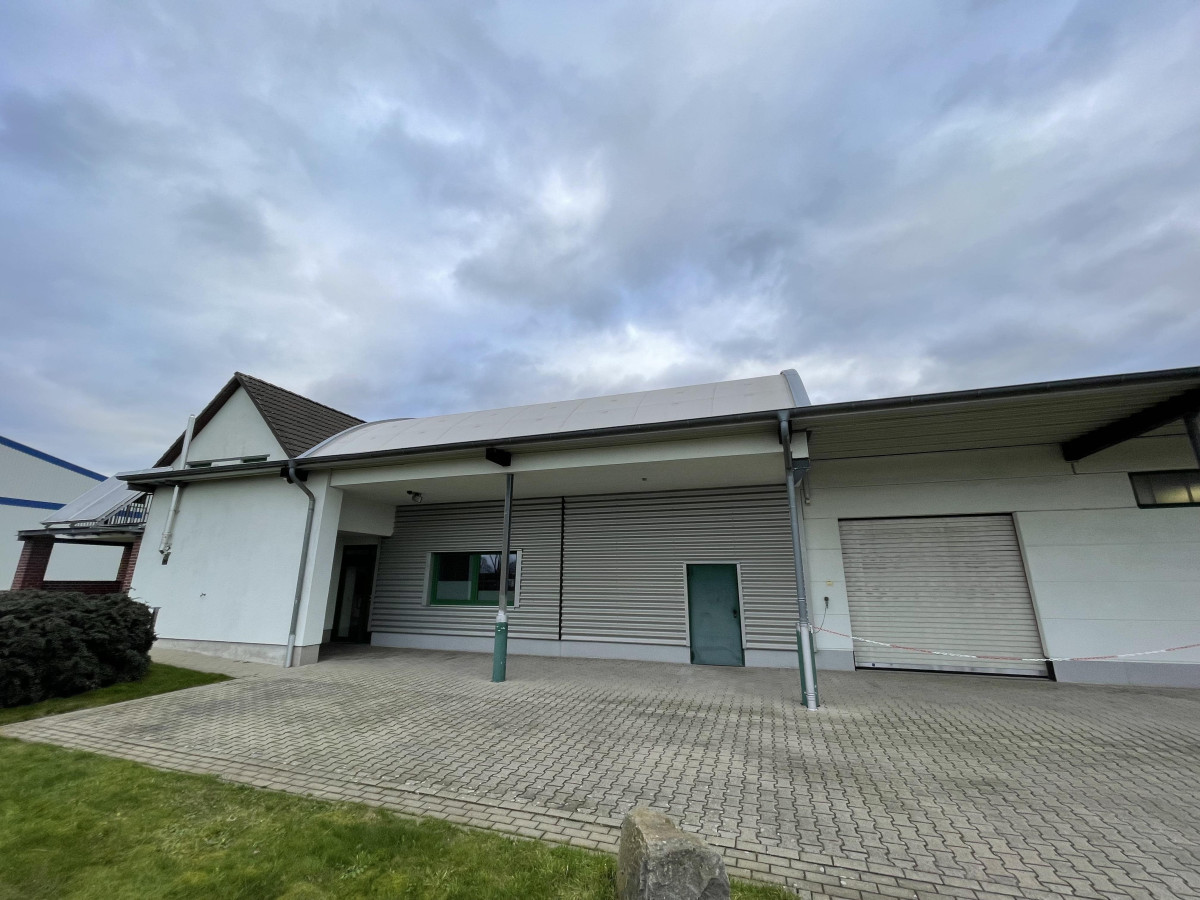 Ansicht Eingang Gewerbehalle
