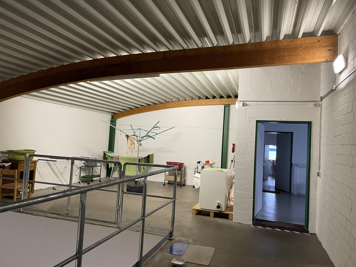 Übergang zum Wohngebäude