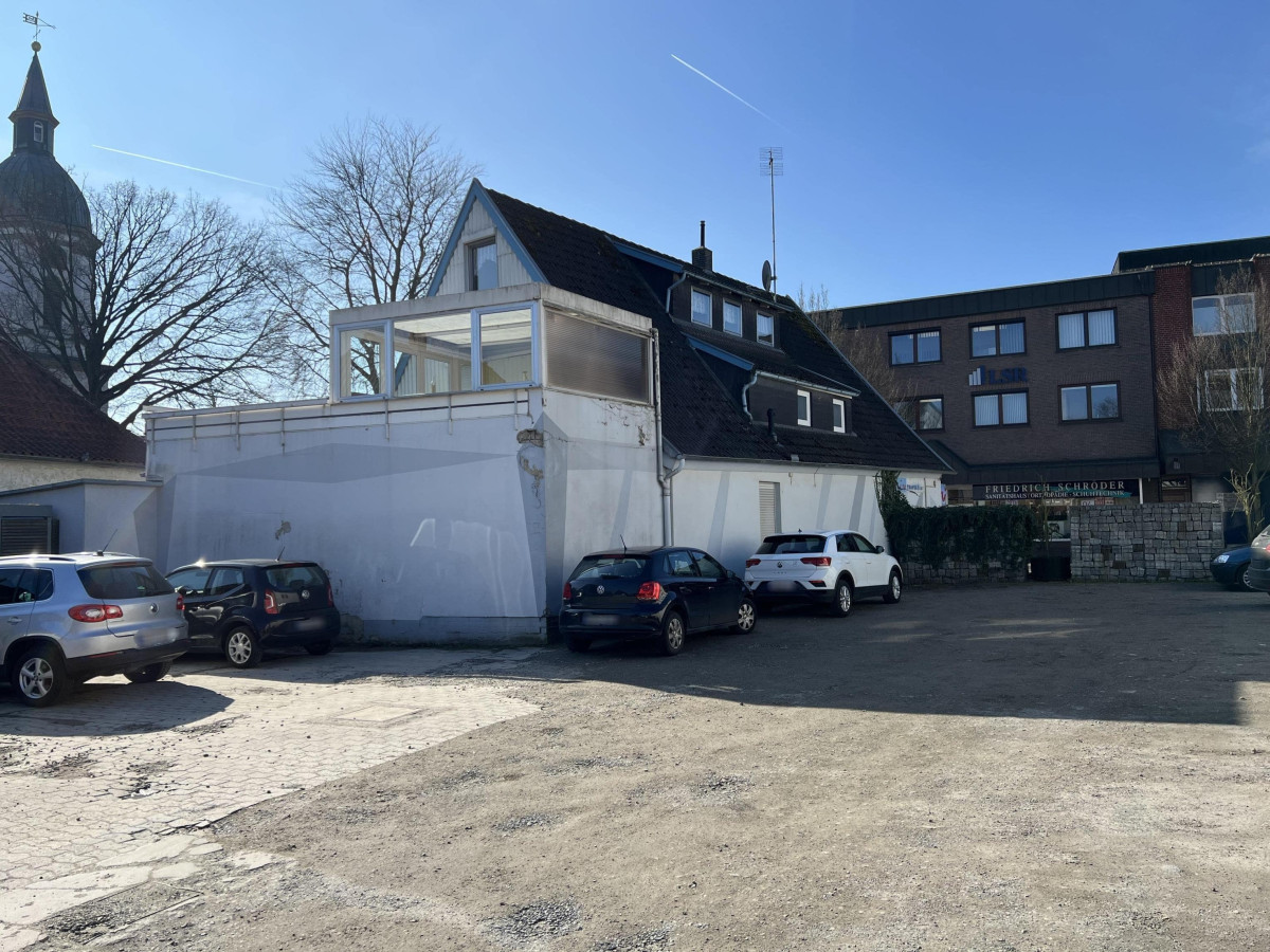 Rückseite Parkplatz