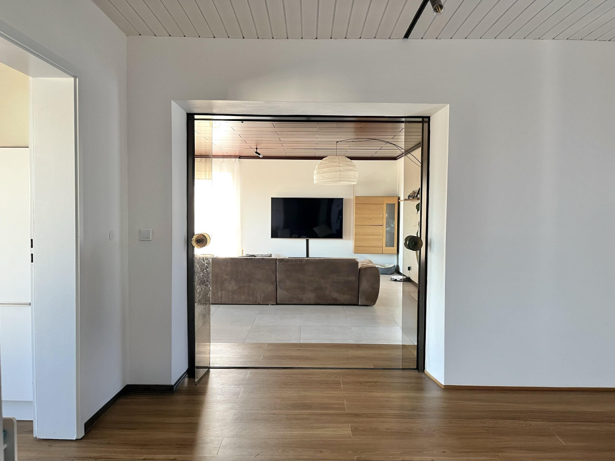Blick zum Anbau/Wohnzimmer