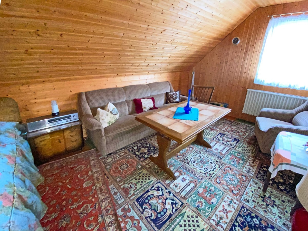 Großzügiges Schlaf-/Wohnzimmer