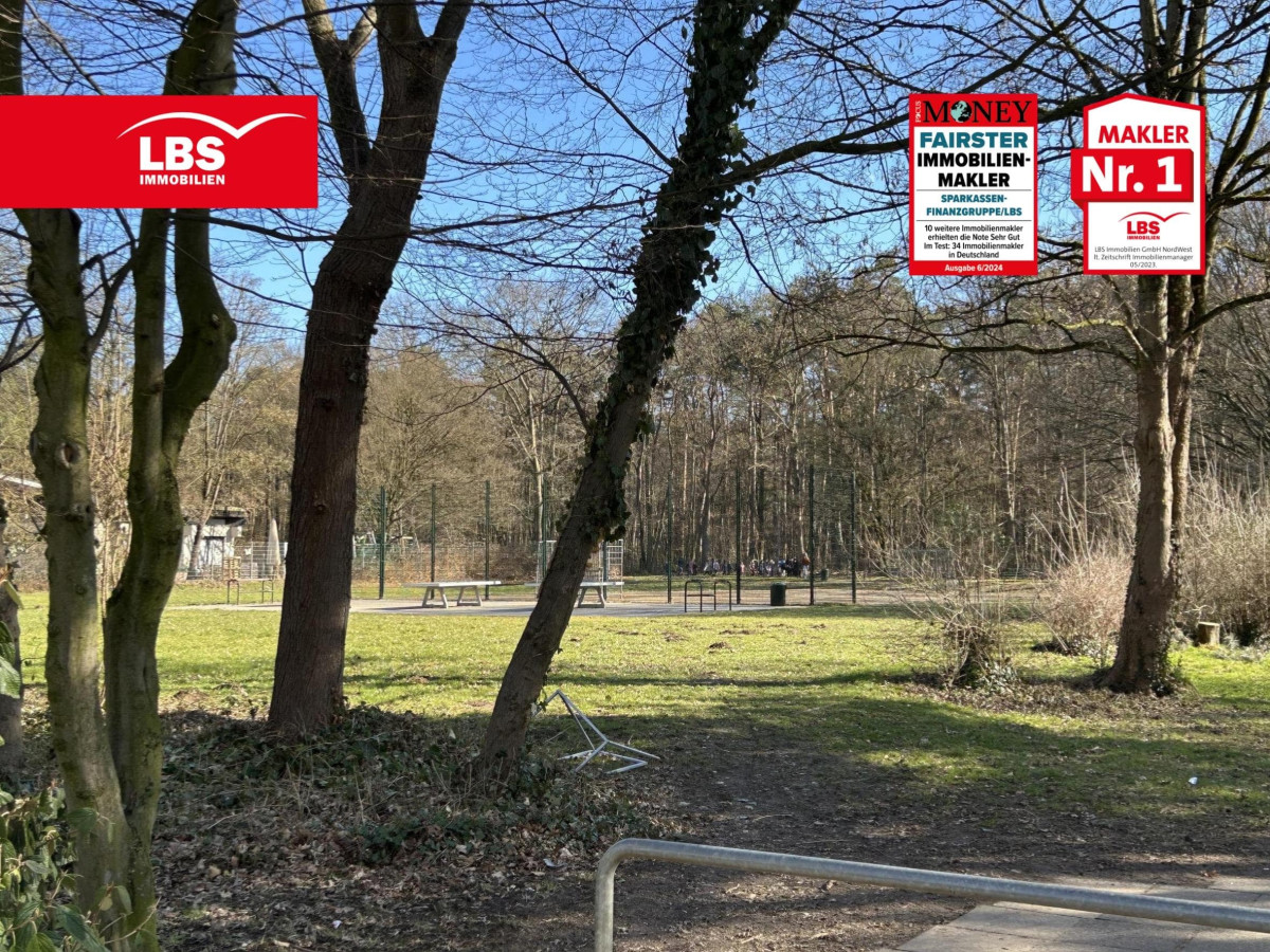 Parkanlage gegenüber