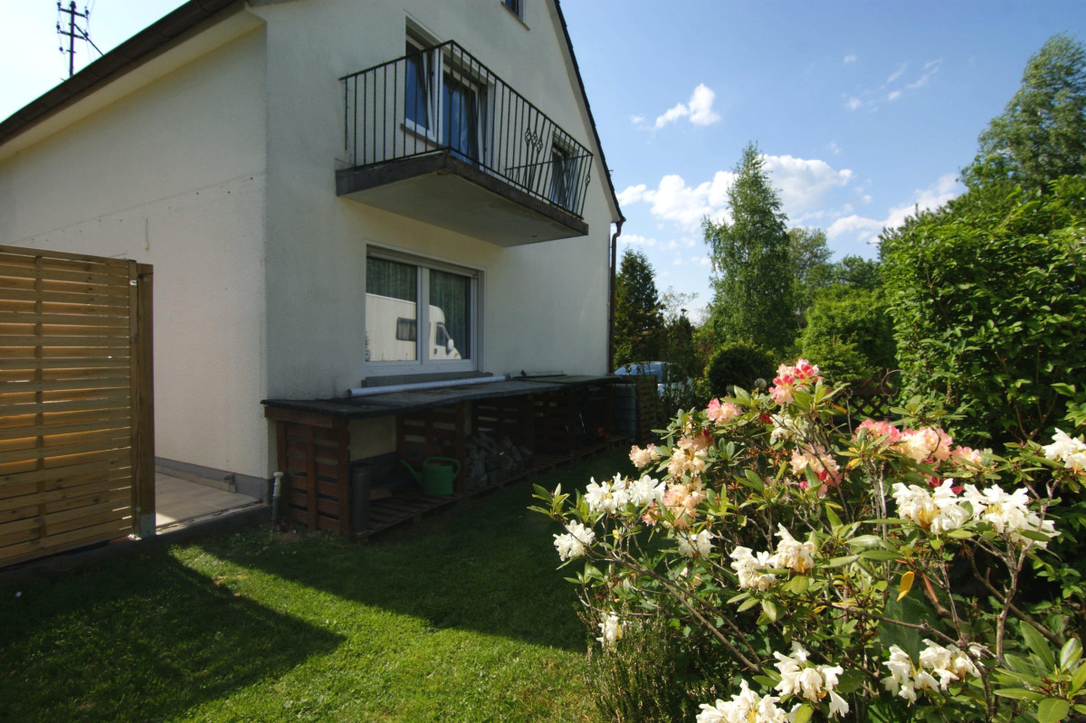 Holzunterstand