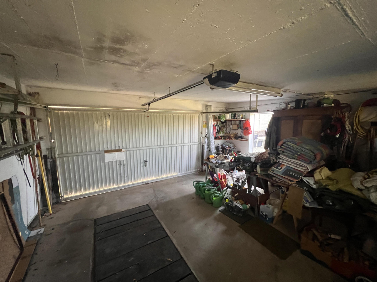 Garage mit Zugang Garten