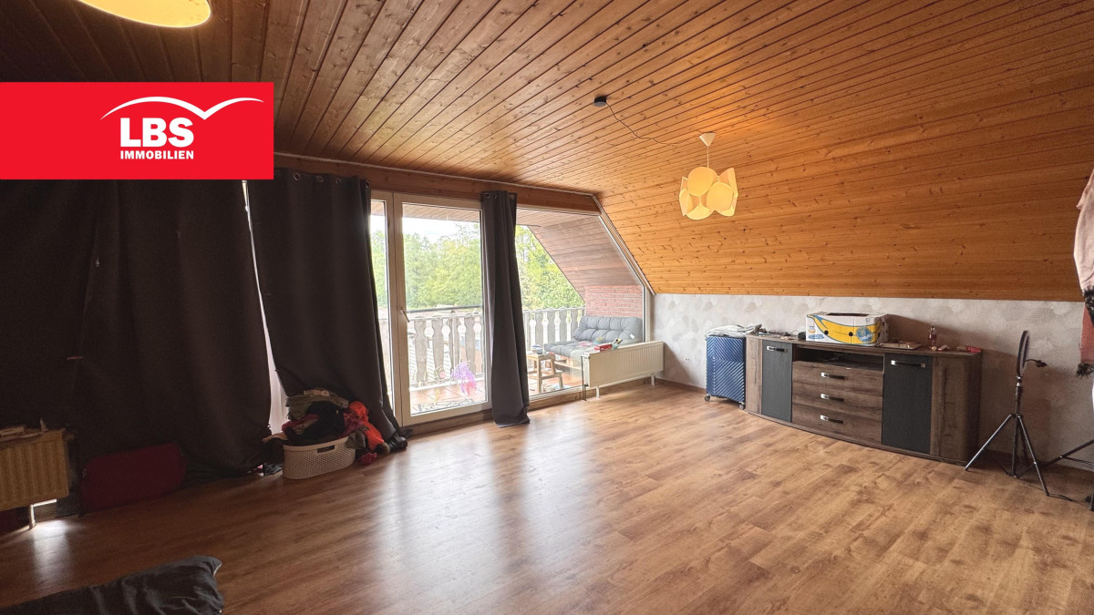Schlafzimmer OG mit Balkon