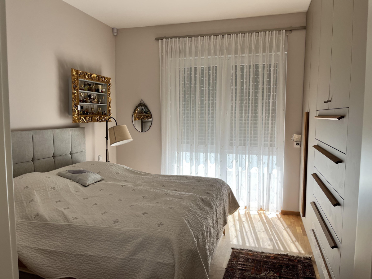 Schlafzimmer mit Einbauschrank
