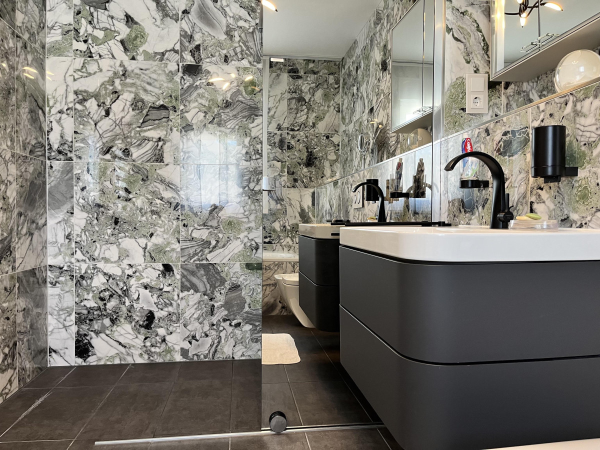Bad 2 Blick zur Dusche