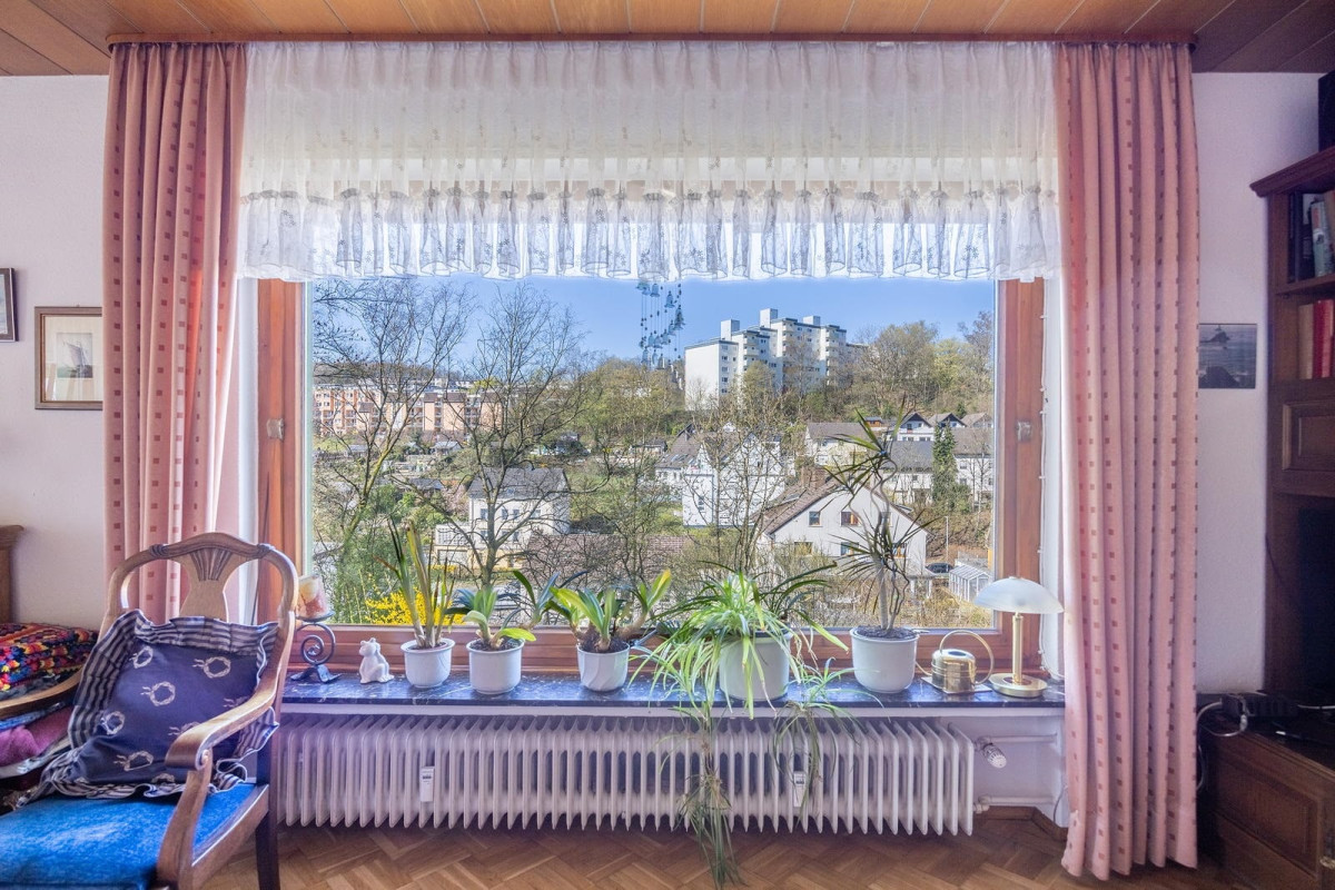 EG: Fenster mit Ausblick