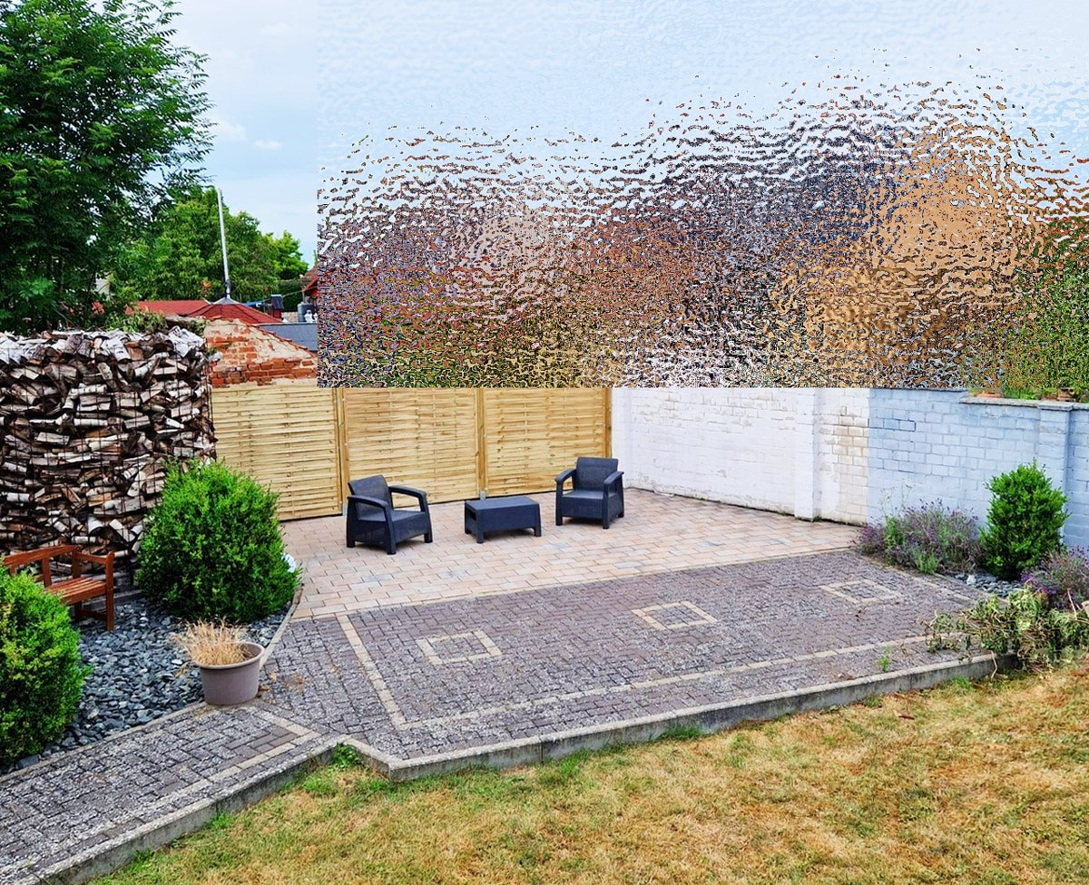 Große Terrasse im Garten
