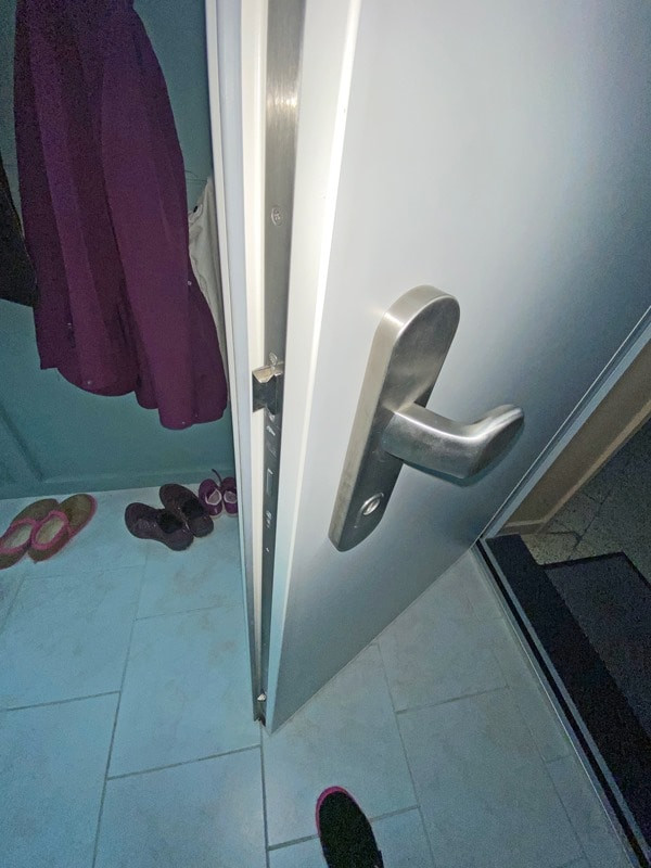 Neuwertige Wohnungstür