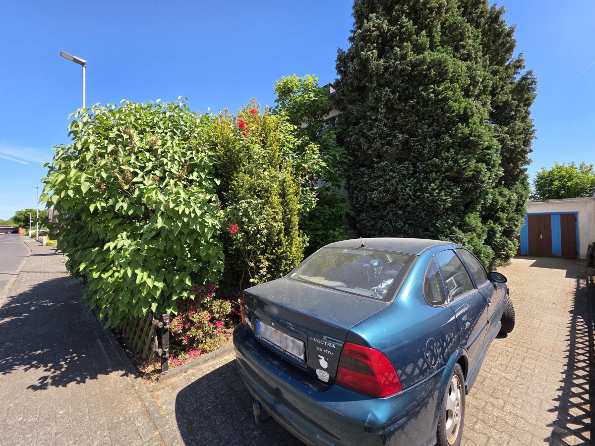 Stellplatz, Zufahrt Garage