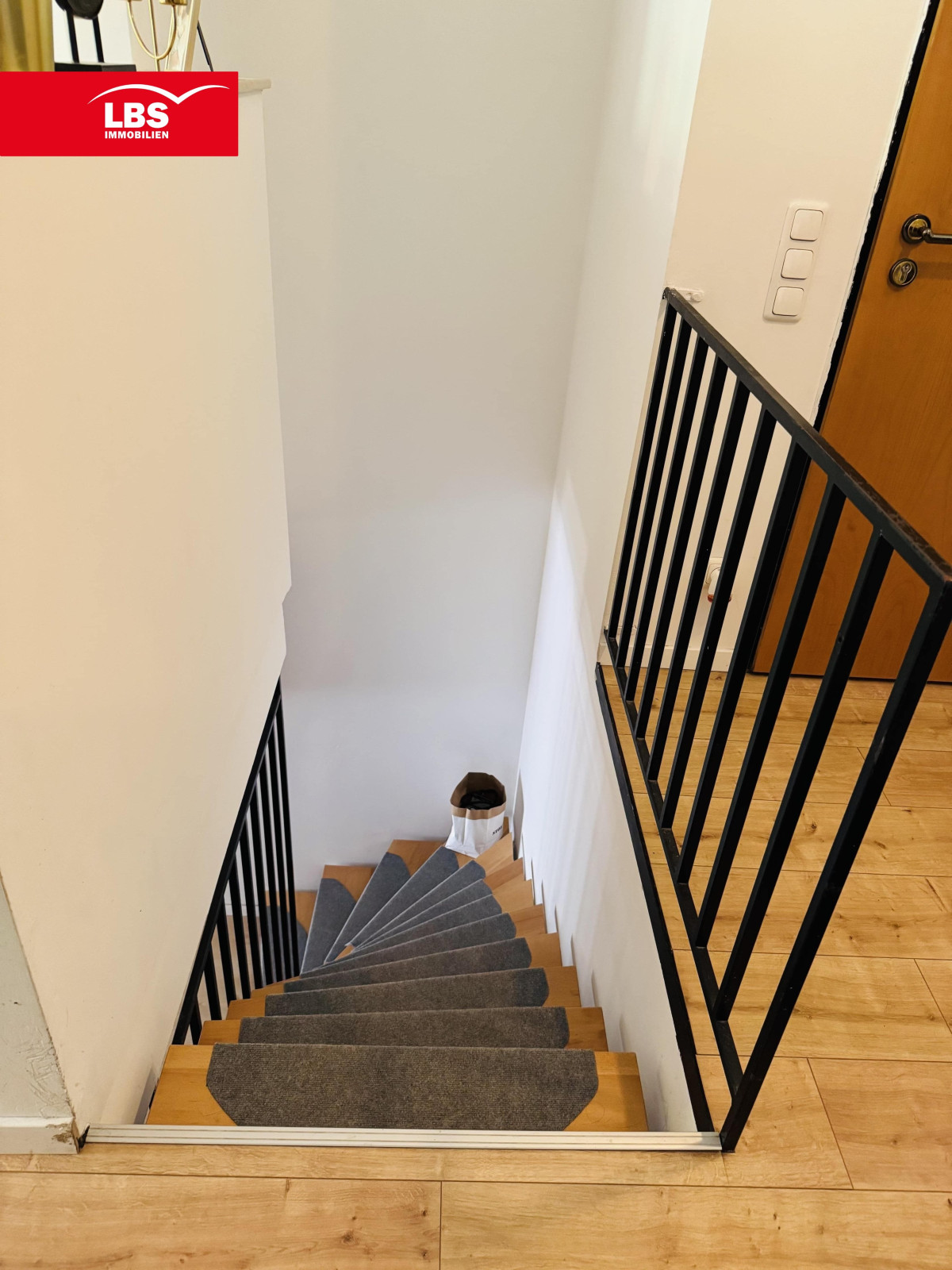 Treppe ins Souterrain