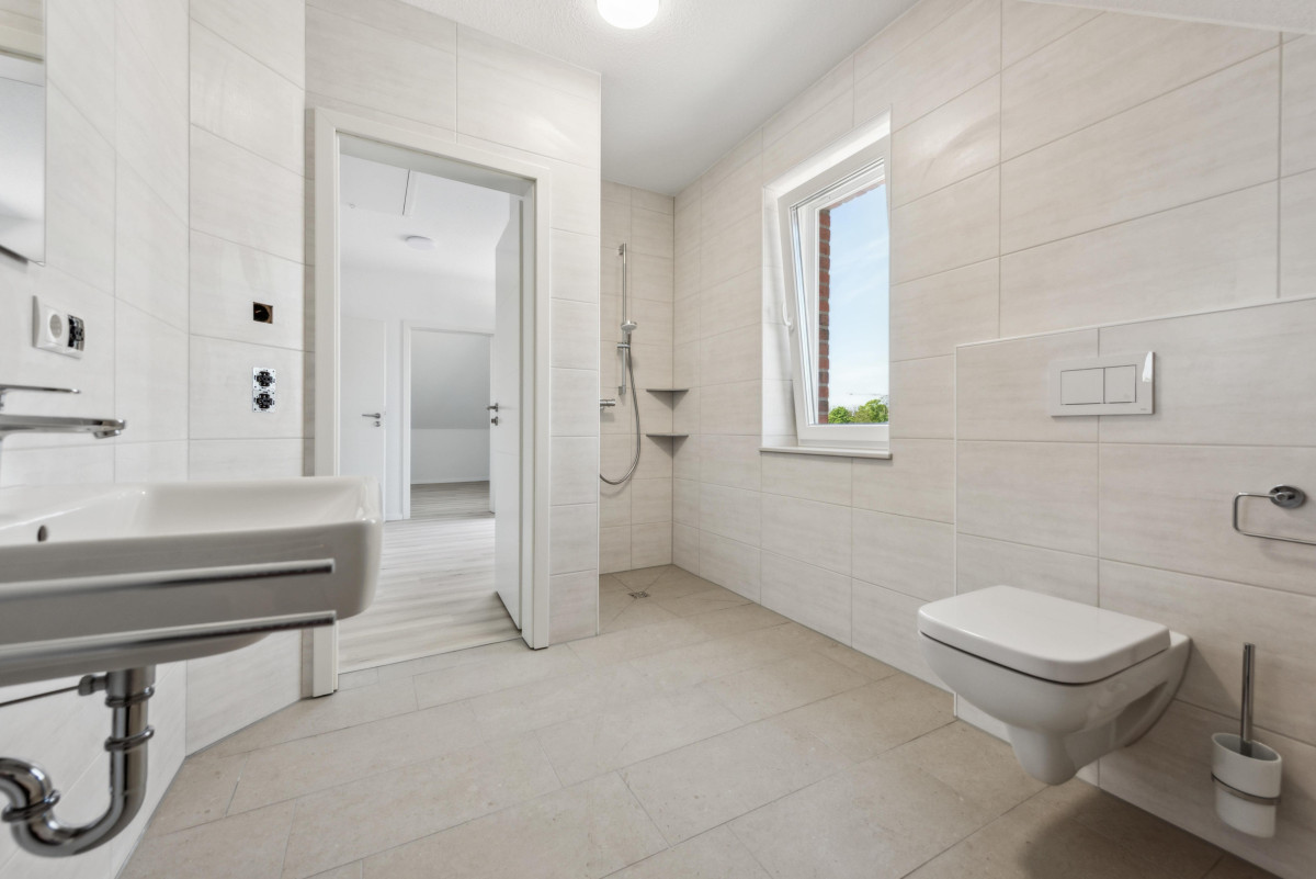 Badezimmer / WC OG