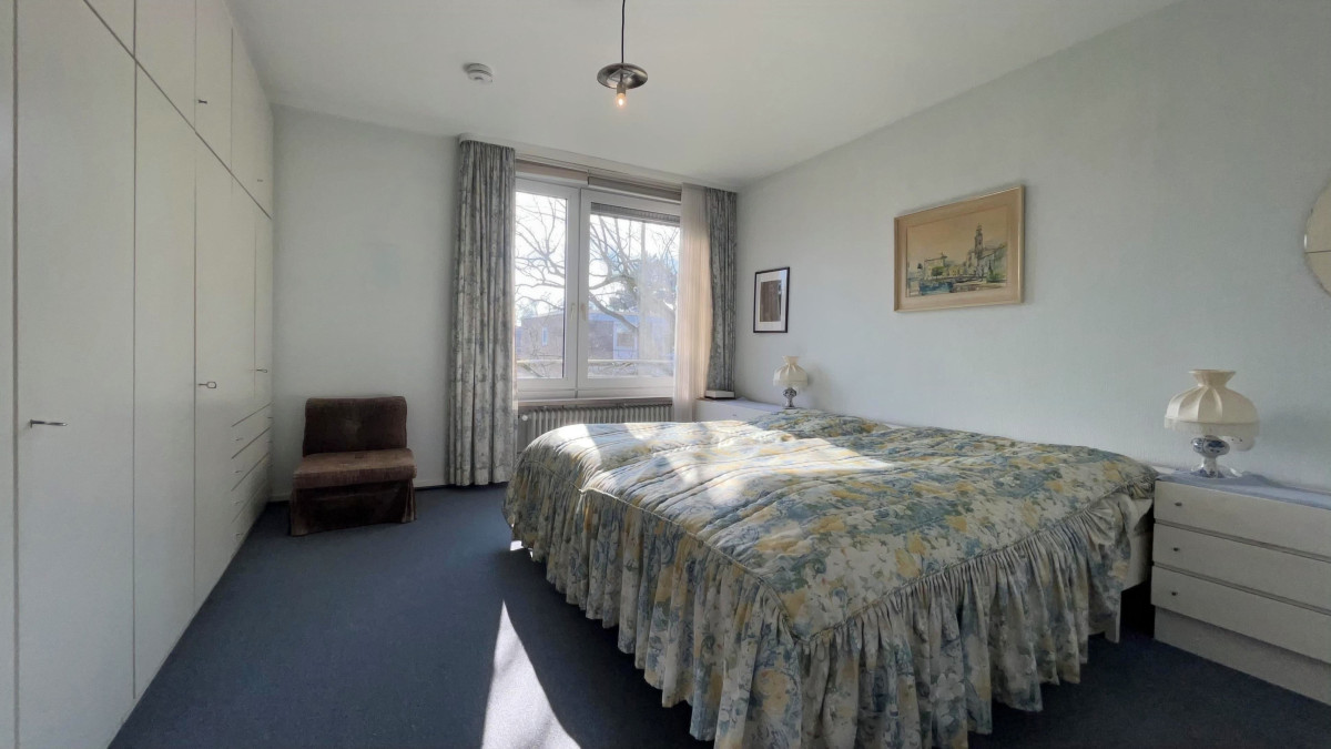 Großes Schlafzimmer
