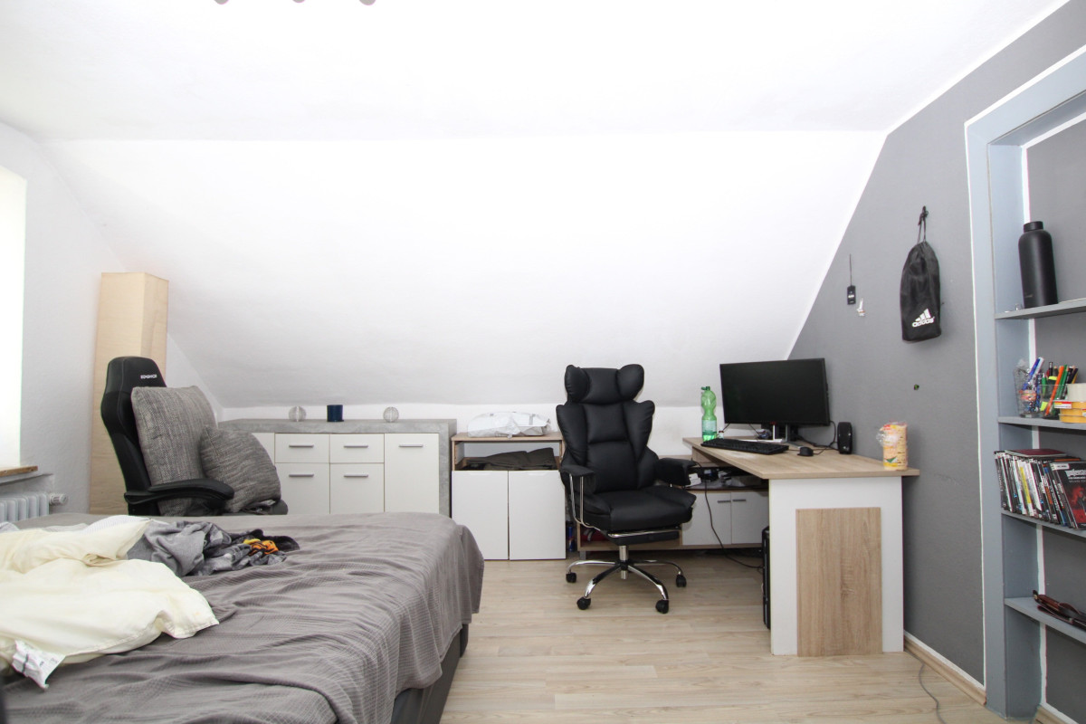 Schlafzimmer DG