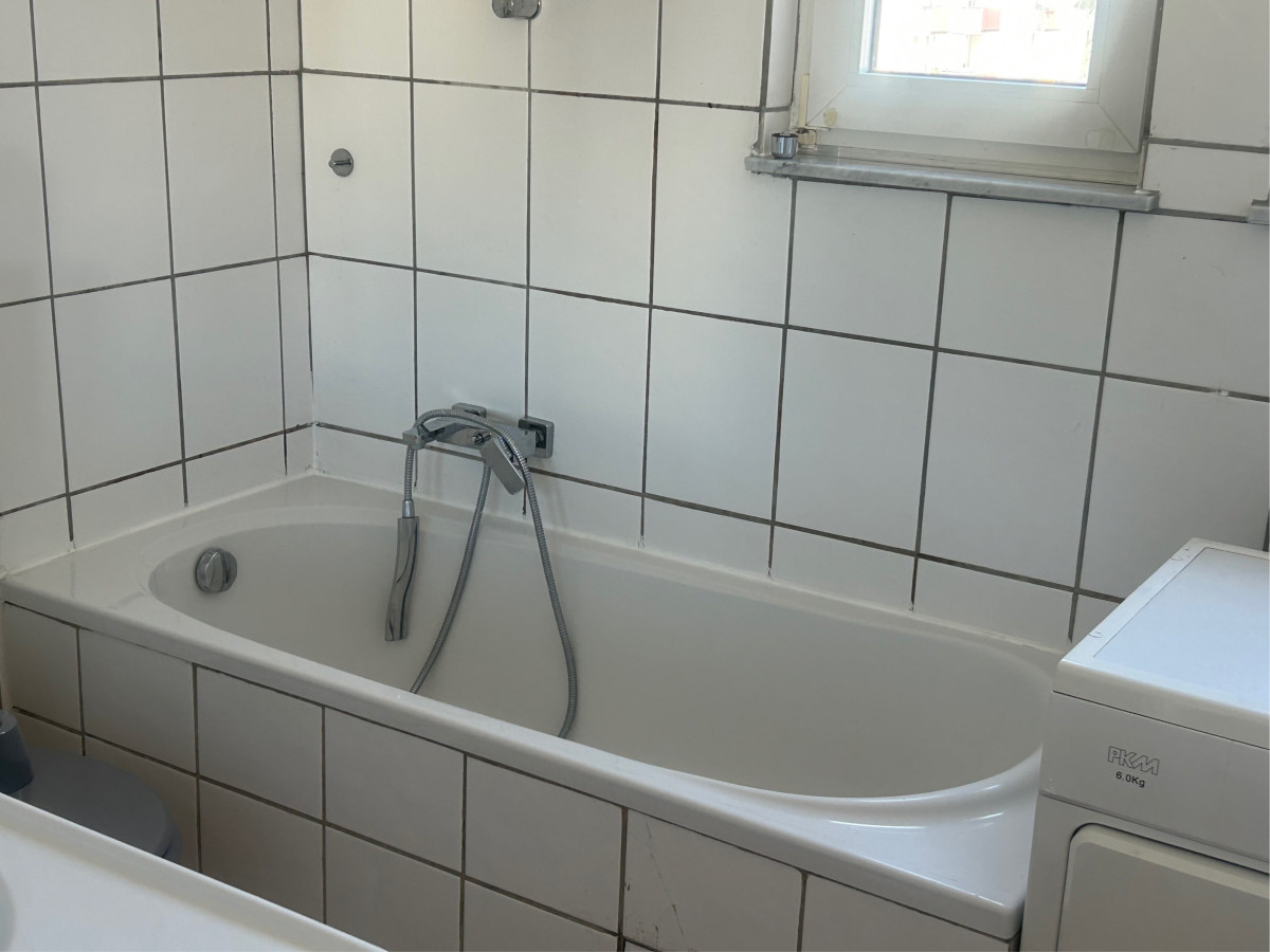 Bad mit Badewanne