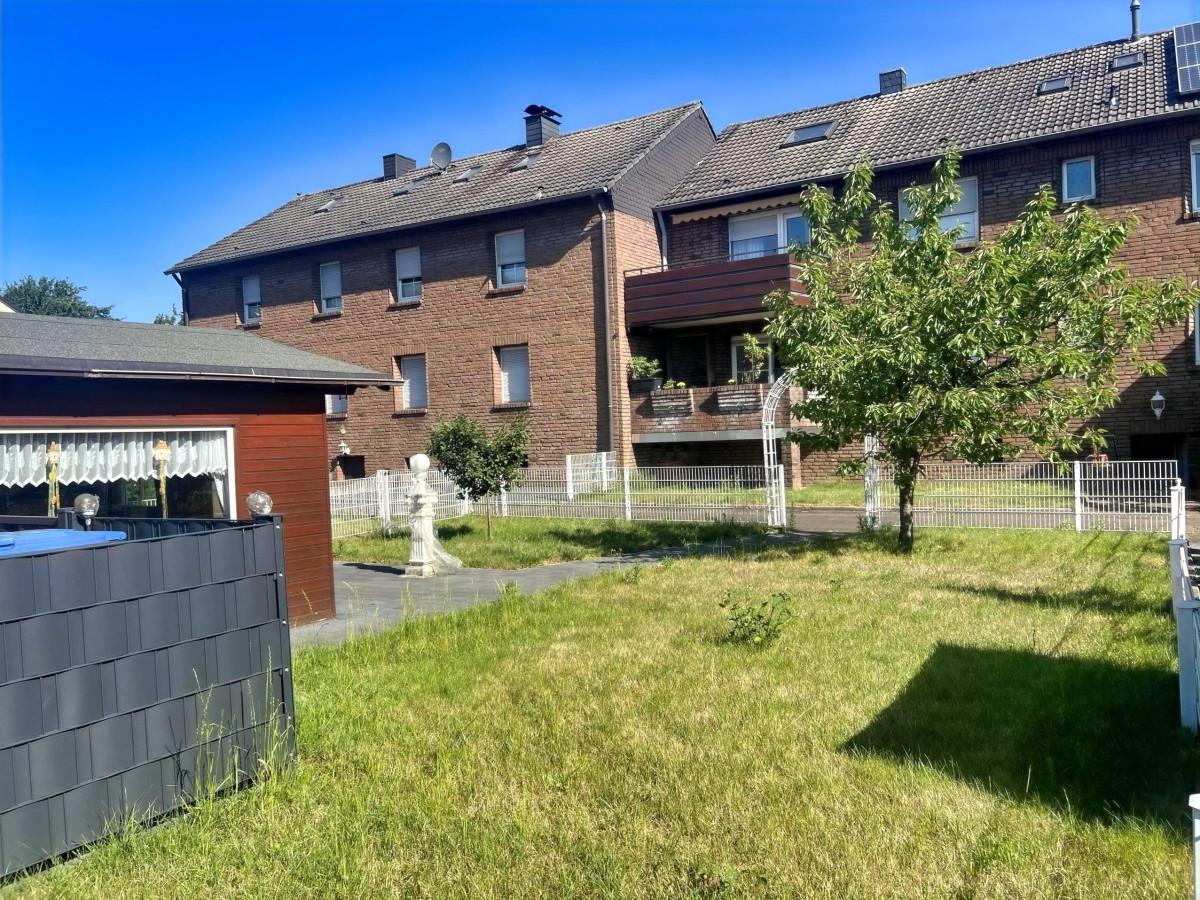Garten - Blick aufs Haus