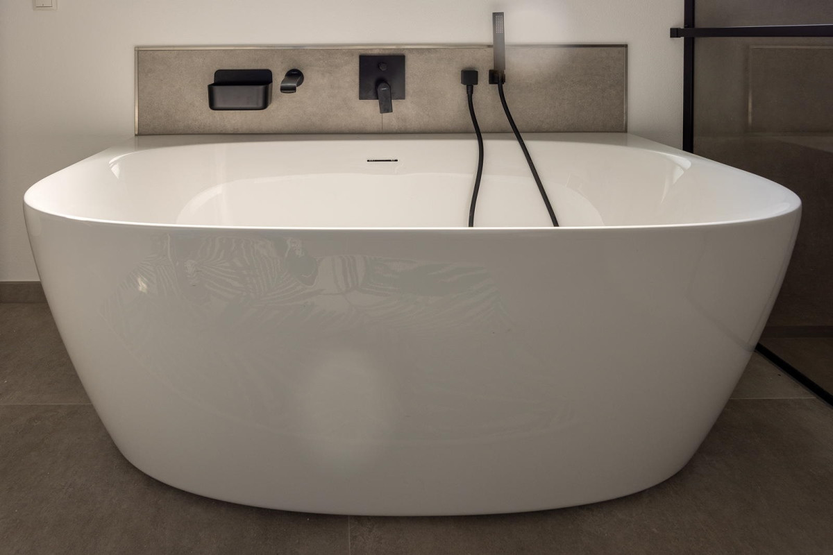OG: Bad, Badewanne