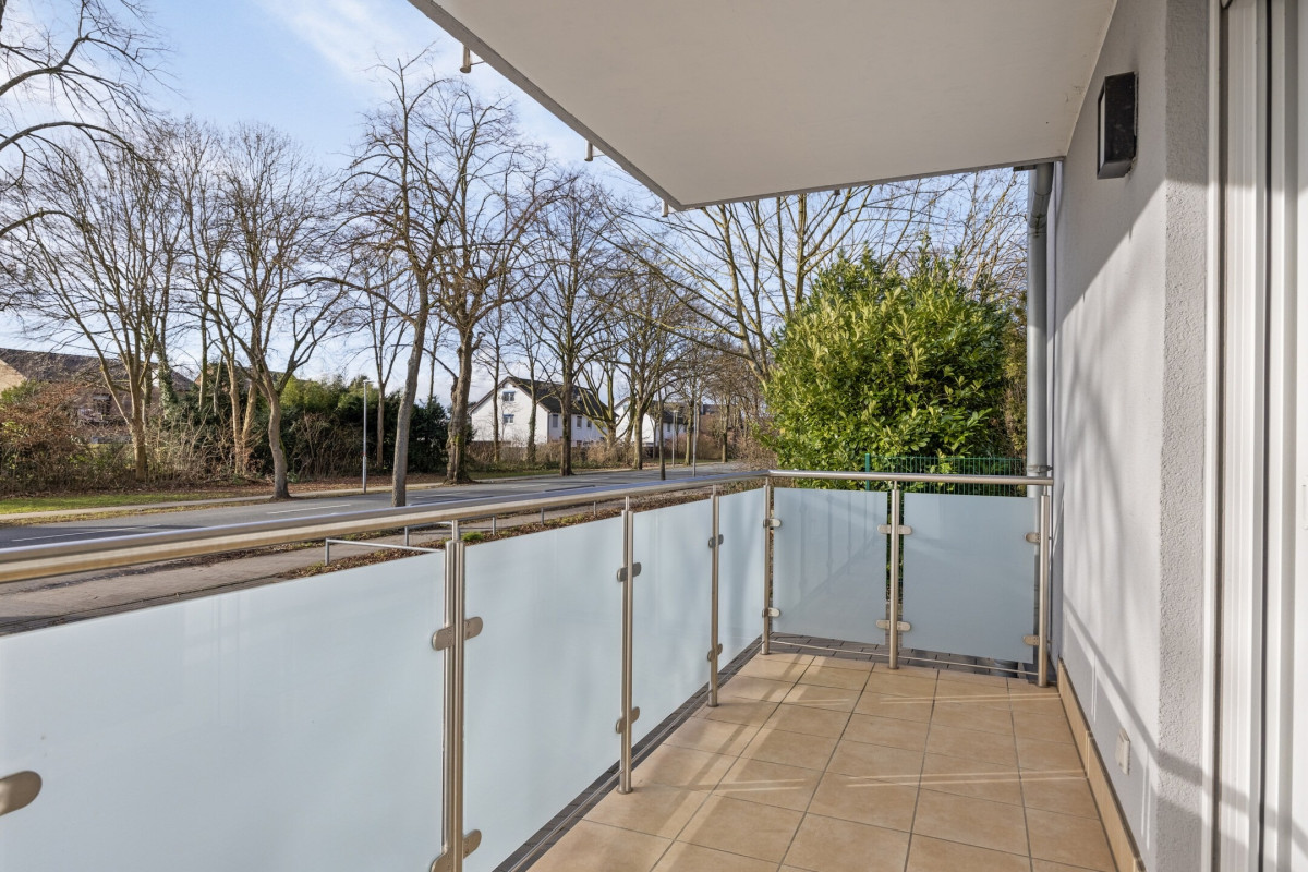 großer Balkon