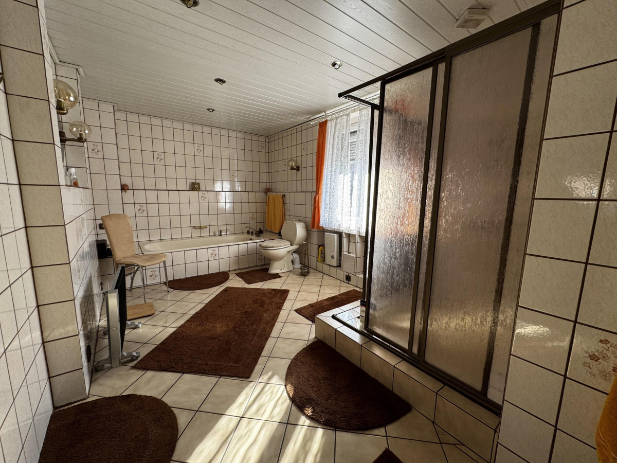 Badezimmer EG