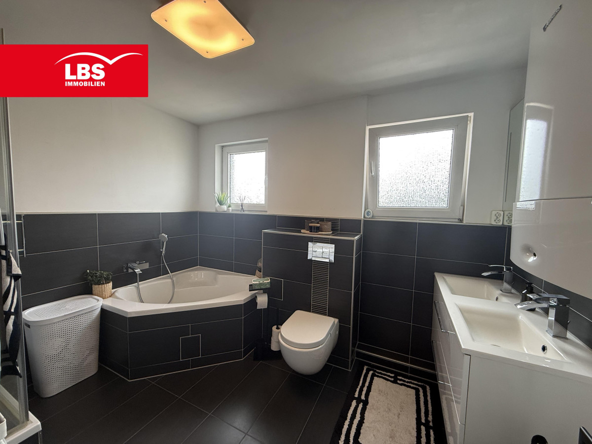 Badezimmer inkl. Dusche+Wanne