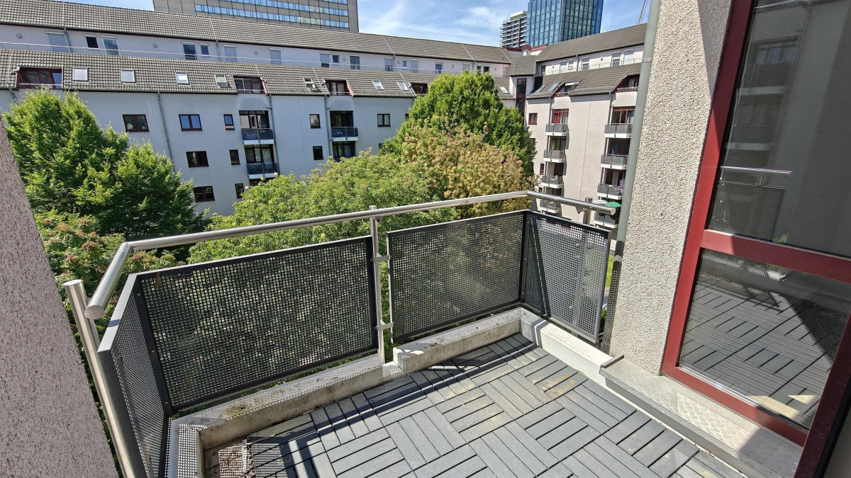 Großzügiger Balkon vorhanden