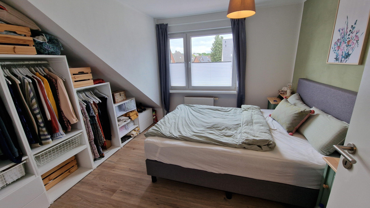 Schlafzimmer DG