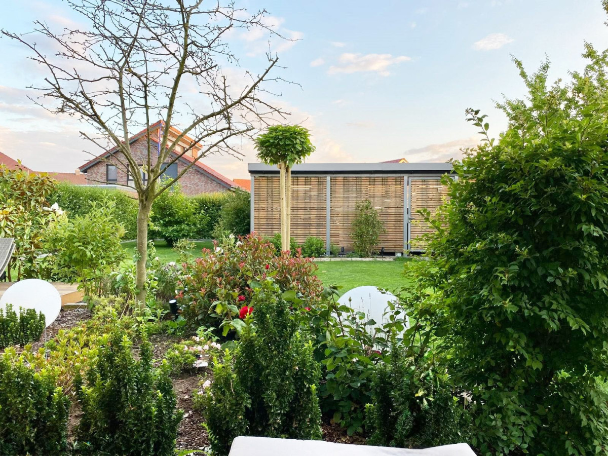 Garten zum Carport