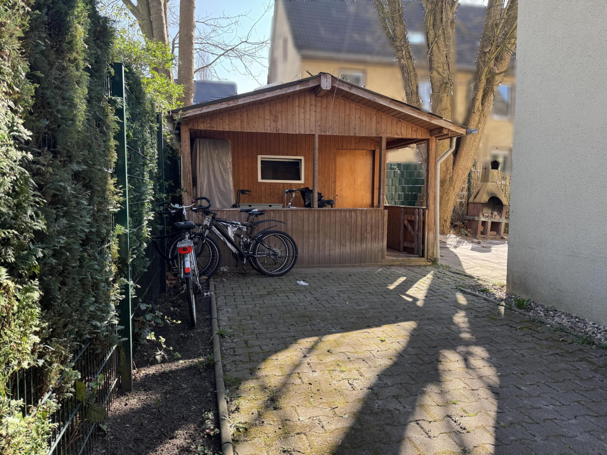 Hof linke seite