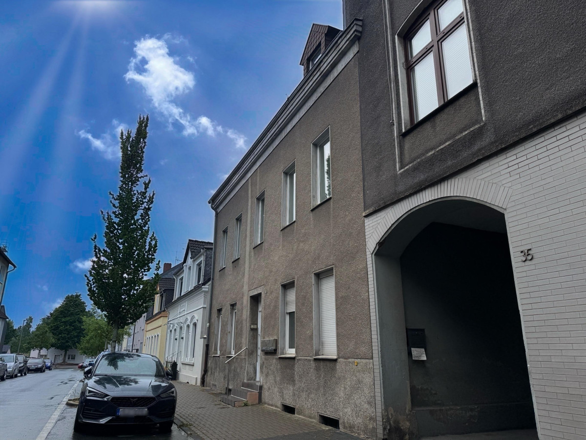 Hausfront seitlich